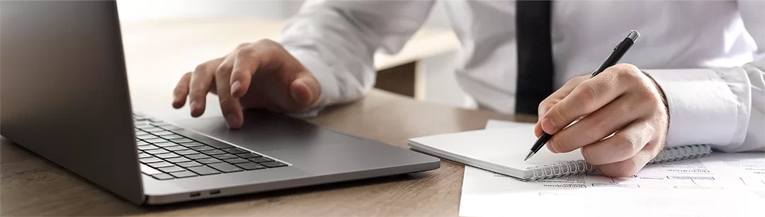 trabaja con nosotros