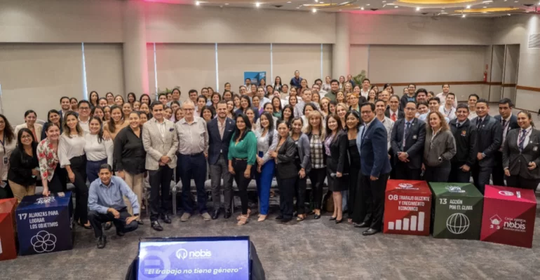 Nobis impulsa la equidad en un trabajo sin etiquetas