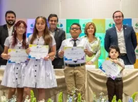 Nobis Educando impulsa la educación de los hijos de los colaboradores con la entrega de incentivos económicos