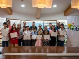 Nobis Educando premia a jóvenes talentos en robótica y programación